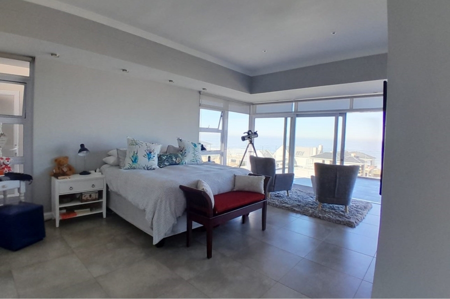 4 Bedroom Property for Sale in Yzerfontein Western Cape